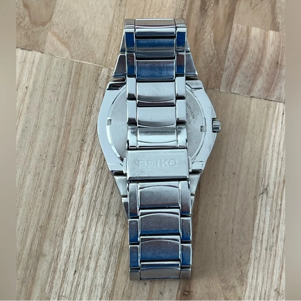 Seiko Luxury Men's Watch Stainless Bracelet Large Round White Dial Date Window